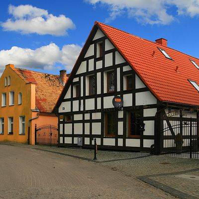 Zabytkowa uliczka w Ustce